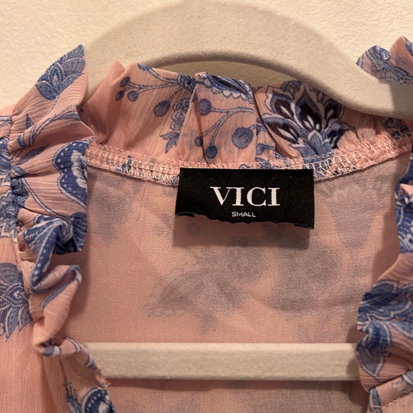 Vici ruffle blouse - Picture 2 of 3